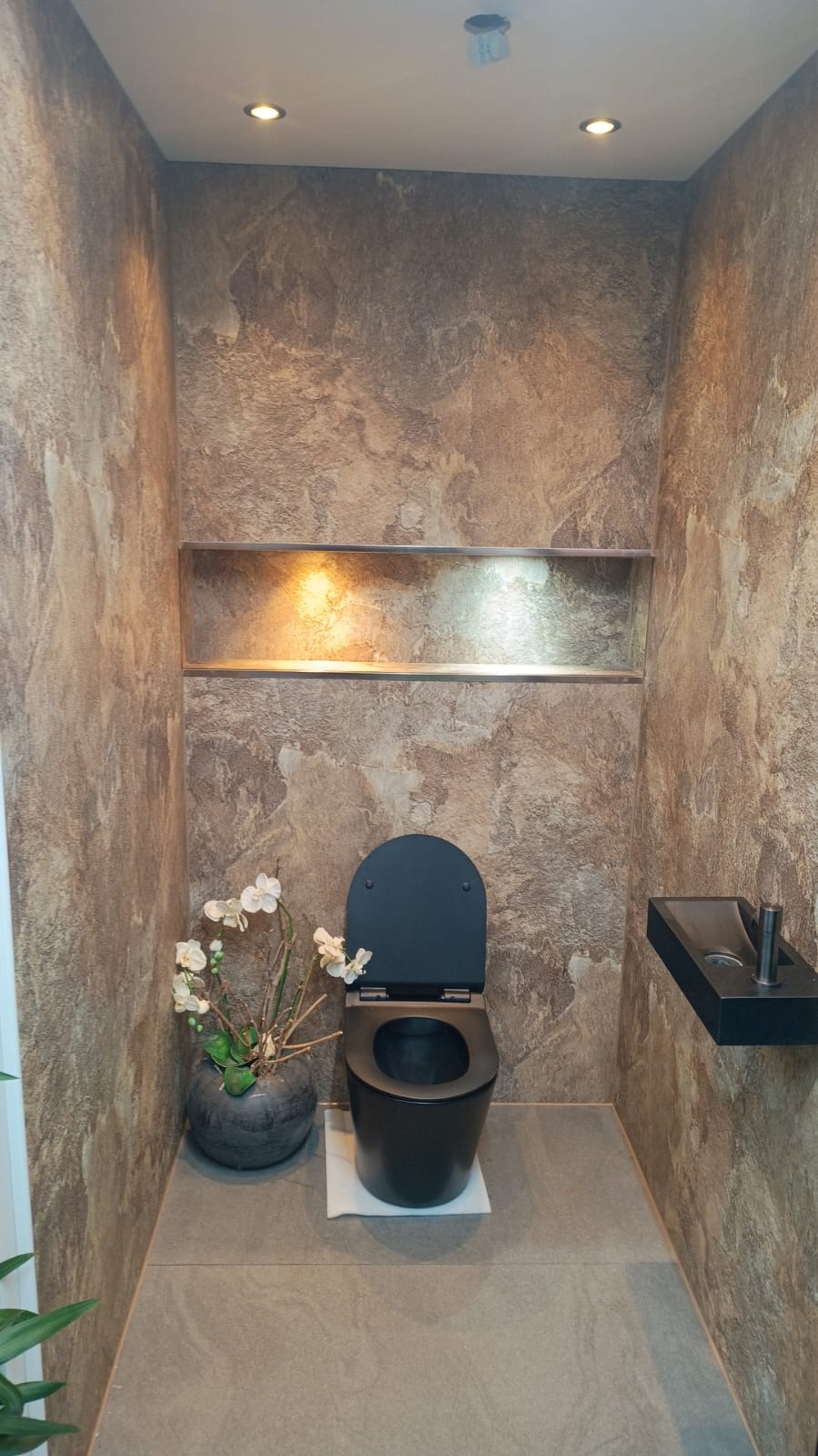 Classic Beige and Black Bathroom